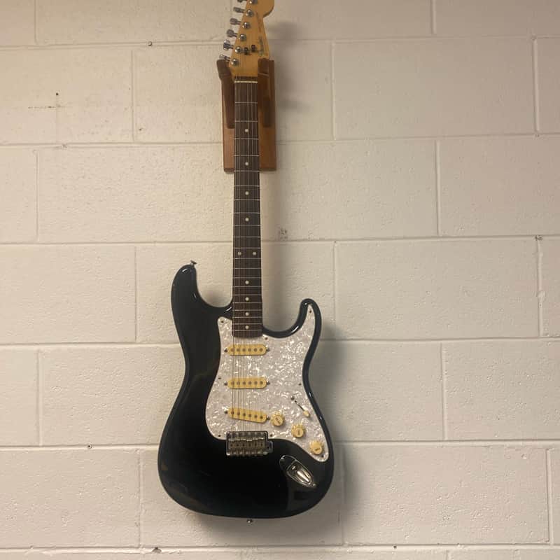 Fender Vintage ST - 62 Blackie Stratocaster 1980’s - Black image 1
