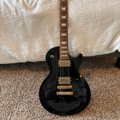 Gibson Les Paul Studio ‘96-‘98 - Black and Gold **w/ soft case** image 1