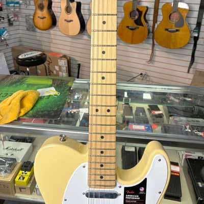 Fender 0115112341 American Performer Telecaster, Maple Fingerboard - Vintage White image 3