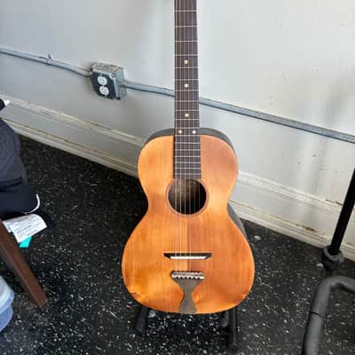 Sweet parlor guitar - circa 1910-1920 - probably made by Regal w/ case image 1