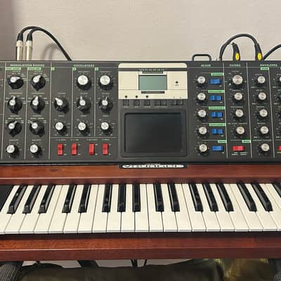 Moog Minimoog Voyager Select Series 44-Key Monophonic Synthesizer 2006 - 2013 - Mahogany Cabinet image 1