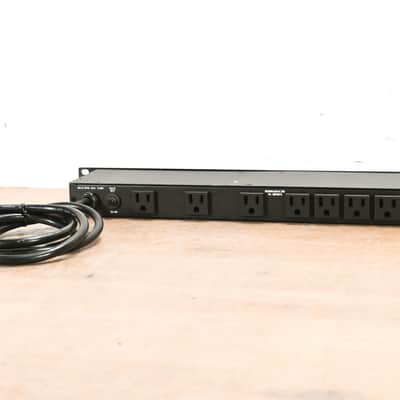Furman M-8x2 8-Outlet Power Conditioner CG013ZZ image 5