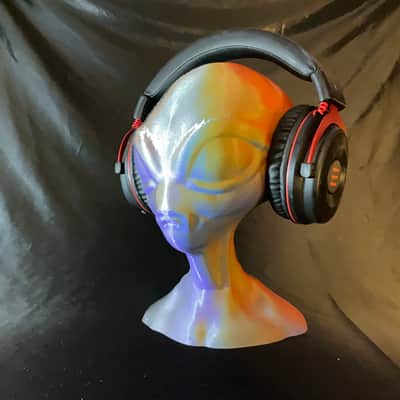 Psychedelic Alien Head Headphone Stand! Headset Holder Rack, Grey Area 51 Extraterrestrial Hanger. image 8