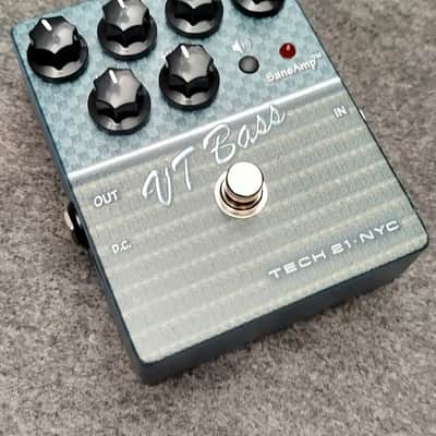 Tech 21 SansAmp Character Series VT Bass V2 2010s - Graphic image 1