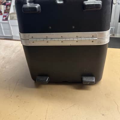 SKB Microphone case image 5