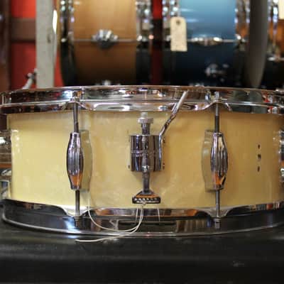 1960's Camco Orchestra Tuxedo Snare Drum in White Marine Pearl 5"x14" image 4