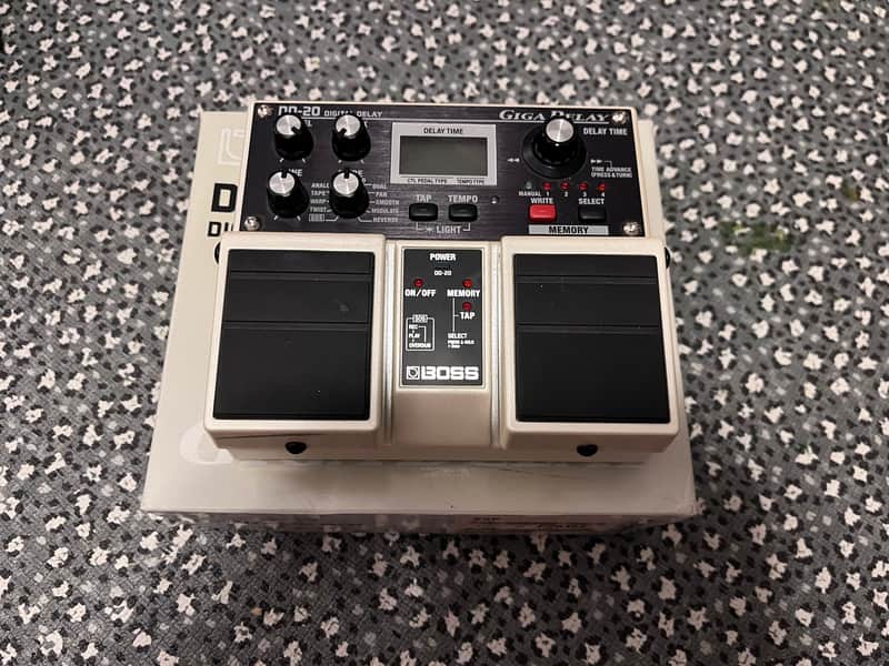 Boss DD-20 Giga Delay 2005 - Present - White image 1