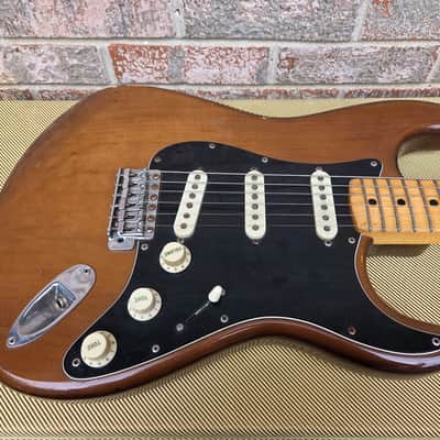 Vintage 1974 Fender Stratocaster Electric Guitar w/ Tweed Hardshell Case! Staggered Pole Pickups, Tuxedo Plastic! image 4