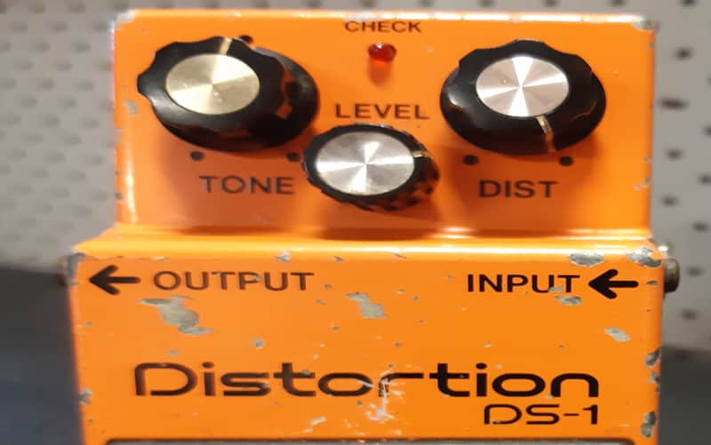 BOSS DS-1(1980年代)psa Boss DS-1 Distortion 1980 Made in Japan Silver Screw Long Dash