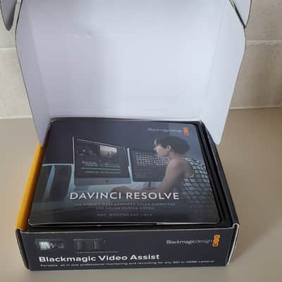 Blackmagic Design Video Assist HDMI/6G-SDI Recorder and 5" Monitor with  Battery Pack image 5