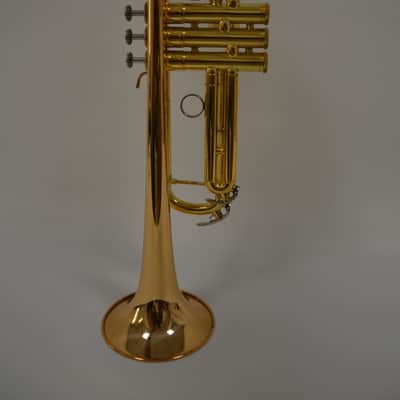 Trompeta Sib Yamaha 6345 en muy buen estado. image 18