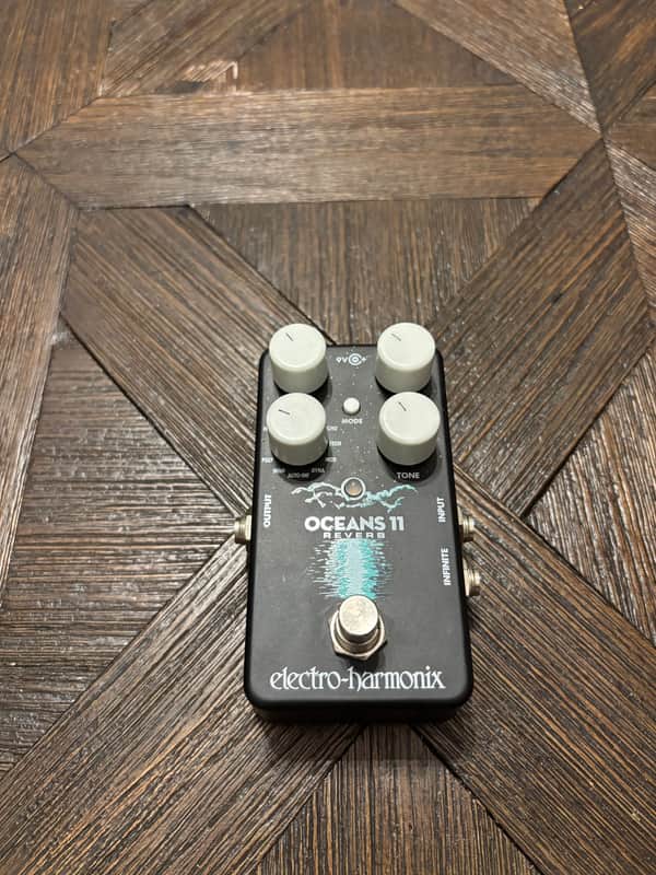 Electro-Harmonix Oceans 11 Reverb 2018 - Present - Black image 1