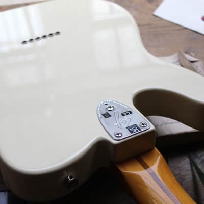 FENDER "American Vintage II 1977 Telecaster Custom, Rosewood Fingerboard, Olympic White" HARDCASE image 9