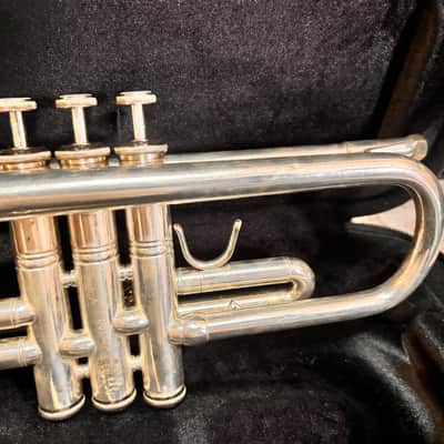 Bach BTR411S Advanced Bb Silver Trumpet w Case image 4
