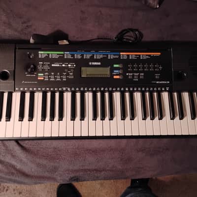 Yamaha PSR-E253 61-Key Portable Keyboard 2010s - Black image 2