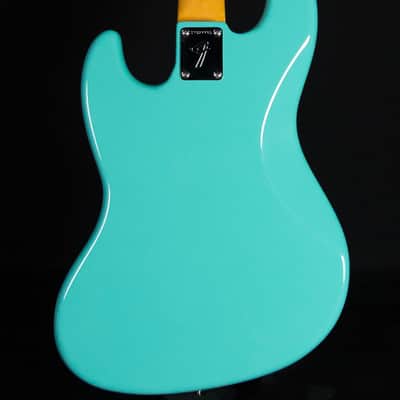 Fender American Vintage II 1966 Jazz Bass, Rosewood FB, Sea Foam Green - Demo image 3