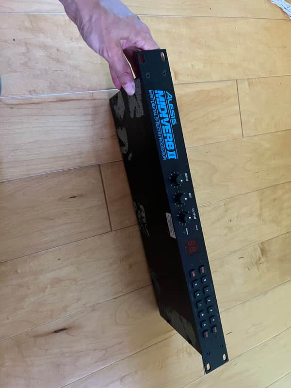 Alesis Midiverb II 16-Bit Digital Effects Processor 1990s - Black image 1
