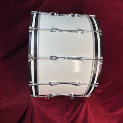 Ludwig Classic Maple 26” Marching Bass Drum 26” x 14” - White image 12