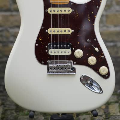 Fender American Professional II Stratocaster HSS - Olympic White image 1