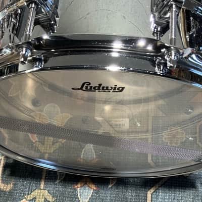 Ludwig 6.5x14" LM402BON Blue And Olive Badge Supraphonic Snare Drum image 9