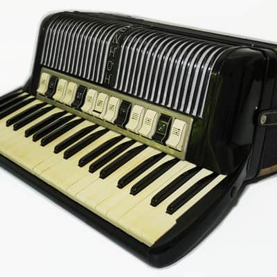 Hohner Tango VM Accordian made in Germany Original Piano Accordion, incl. New Straps Soft Case, Quality Concert Accordion, 2386, Amazing Rich Sound image 8