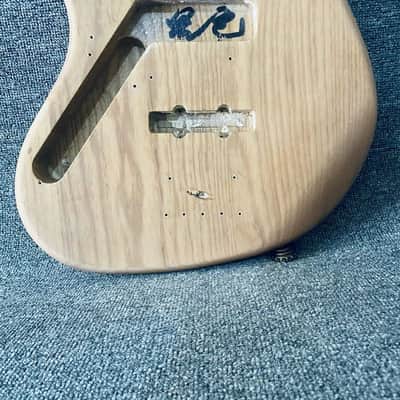 Left Hand Natural Ash Jazz Bass Style Body for Project image 8