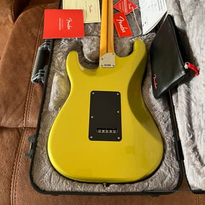 Fender Fender American Ultra II Stratocaster 2023 - Solar Flare image 6