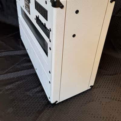 Vox AC 30C2, 30-Watt, 2 x 12" Guitar Combo Amp Limited Edition White Bronco image 6