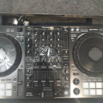 Pioneer DDJ-1000 4 Channel Rekordbox DJ Controller and Odyssey Case image 3