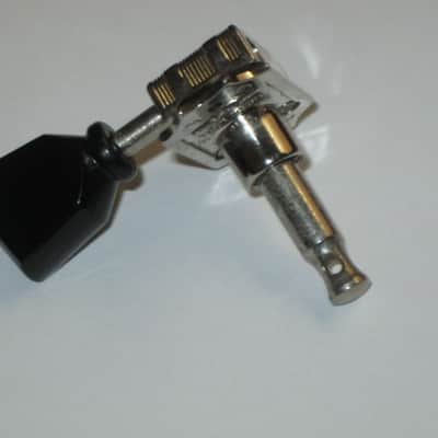 ONE near A+ genuine Gibson (Kluson) Deluxe Vintage Style Tuner for high D, A, low E side - PMMH model but with Black BUTTON (& says KLUSON DELUXE) + screws, washer, & nut with threaded shaft - HARDWARE: Nickel (from 2013 LPJ - NO guitar included) image 10
