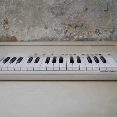 Yamaha • PS-1 Portasound Keyboard (1980) w/Carrying case image 9