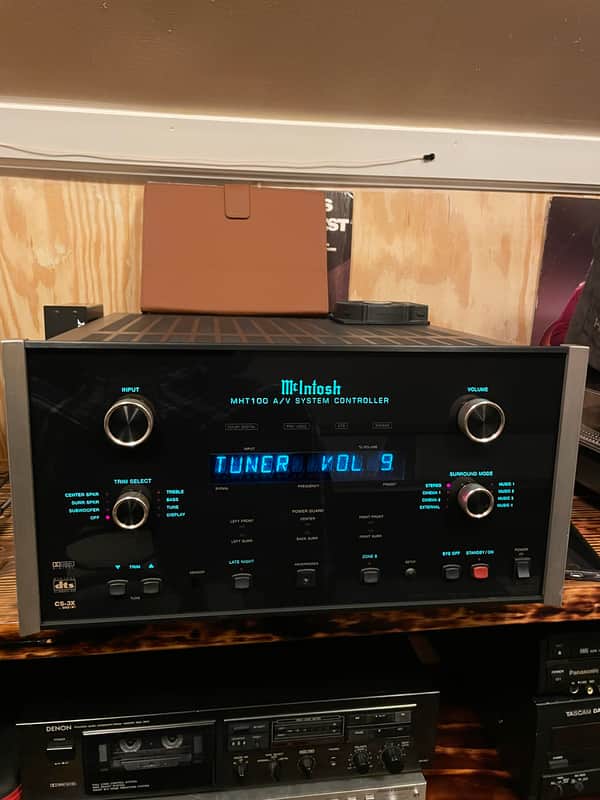 McIntosh MHT100 6-Channel AV Controller image 1