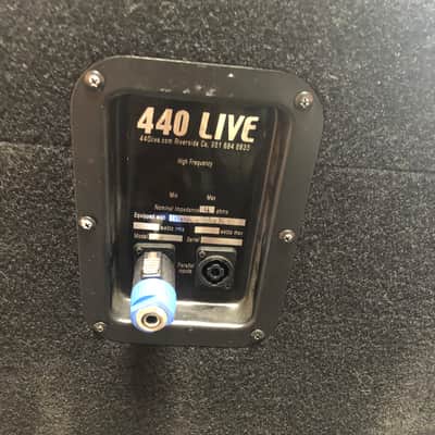440 Live 2x10 Bass Speaker Cabinet - Fur image 4