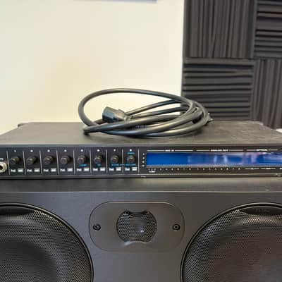 MOTU 8M 26-Channel Thunderbolt / USB 3.0 Audio Interface 2014 - Present - Black image 1