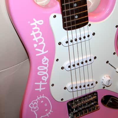 Fender Hello Kitty Stratocaster squier Pink girls guitar image 4