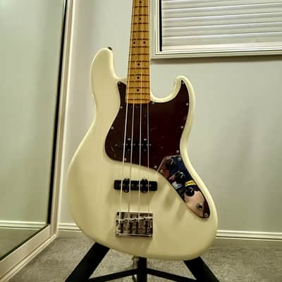 Fender American Professional II Jazz Bass Olympic White with Maple Fretboard image 9