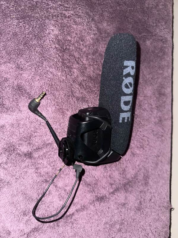 RODE VideoMic Pro Cardioid Condenser Shotgun Mic 2010 - Present - Black image 1