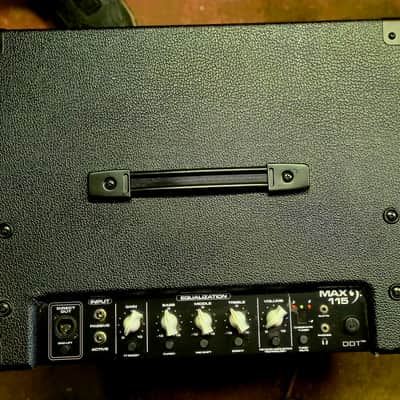 Peavey MAX 115 Bass Combo Amp – 75W – Built-In Tuner – Wheels Installed image 2