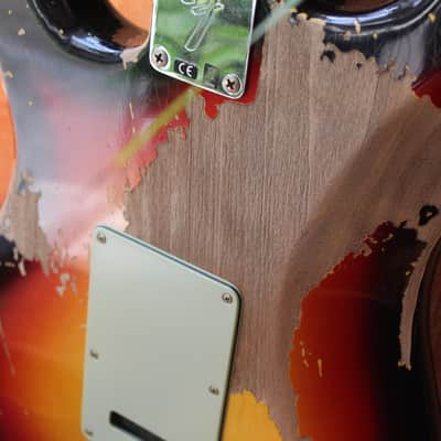 FENDER "Michael Landau Signature 1968 Stratocaster, Round-Laminated Rosewood, Bleached 3-Color Sunburst" HARDCASE, PAPERS, 3, 58 KG image 17