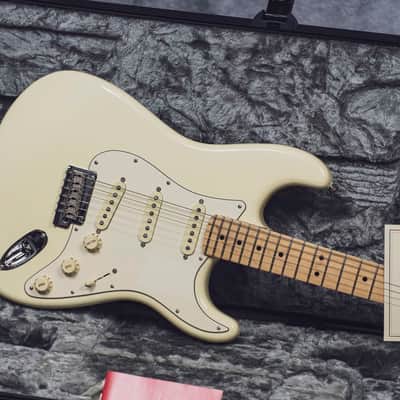 Fender Stratocaster American Professional Olympic White 2017 image 2