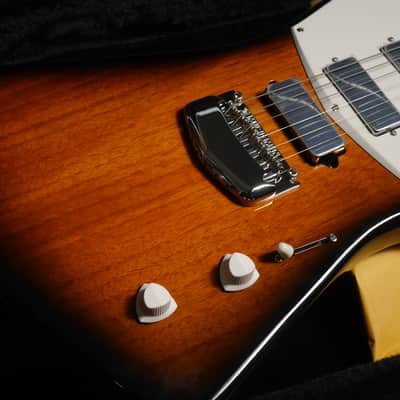 Music Man St. Vincent HHH Trem RN - Tobacco Burst image 4