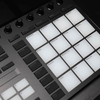 Native Instruments Maschine MK3 2017 - Black image 4