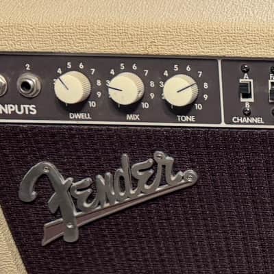 Fender Dual Professional 100-Watt 2x12" Guitar Combo 1995 - 2002 - Blonde image 10