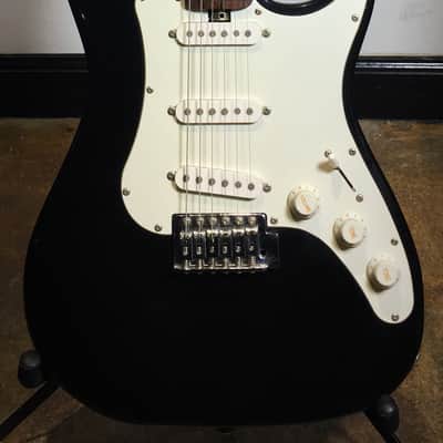 Lyon by Washburn Strat Black image 2