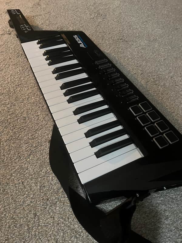 Alesis Vortex 2 Wireless Keytar USB/MIDI Controller - Black image 1