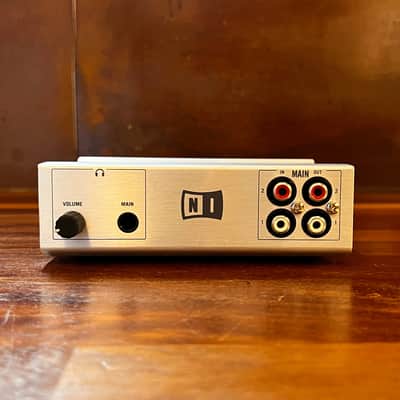 Native Instruments Traktor Scratch A6 Interface 2010s - Silver image 5