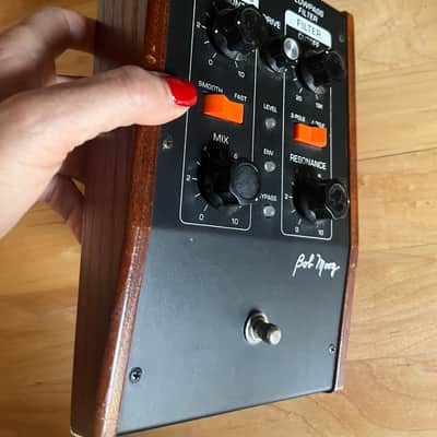 Immagine Big Briar Moogerfooger MF-101 Lowpass Filter 1998 - Black with walnut wood sides - 4