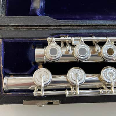 Vintage 1971 W.S Haynes Handmade Solid Silver Flute, New Pads; with Case image 6
