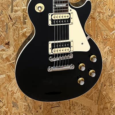 Pre Owned Gibson 2021 Les Paul Classic - Ebony Inc. Case image 3