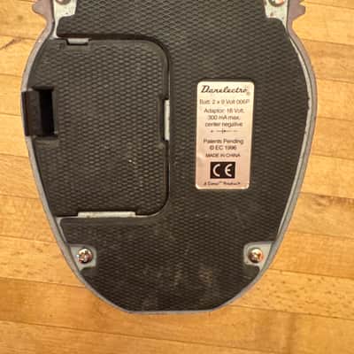 Danelectro DC-1 Cool Cat Chorus (Original 18V Metal Version) – Includes Power Supply & Manual image 2